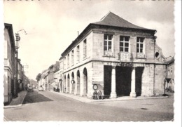 Philippeville (Namur-Belgique)-1955-L'Hôtel De Ville-voitures: Renault-Citroën.Edit.Maison Simon Marchal,Grand'Place - Philippeville