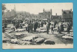 CPA 63 - Métier Maquignons Marché Aux Cochons -  MOULINS 03 - Moulins