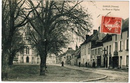 CPA Dangé (Vienne) La Place De L'Eglise (pk35725) - Dange Saint Romain