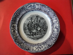 VIEILLE ASSIETTE PARLANTE HISTOIRE DE JEANNE D ARC N° 10. GIEN - Plates