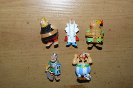 Astérix Et Obélix - BD - 5 Figurines Différentes  (Voir Scan Et Description) - Figurine In Plastica