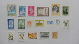 Argentine : 18 Timbres  Neufs - Collections, Lots & Séries