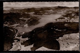 Schluchsee - S/w Gesamtansicht Des Schluchsees Mit Den Höchsten Bergen Des Schwarzwaldes - Schluchsee