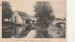 - CPA - 86 - LA TREMOUILLE - Le Moulin à Perrin Et Le Pont Sur La Benaize - 080 - La Trimouille