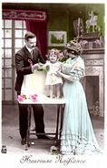 Heureuse Naissance - Couple - Enfant - Fleurs - Cheminée - 1910 - Birth