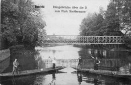 CPA -BENFELD (67) -Aspect Du Pont Métallique Enjambant L'ill Et Accès Au Parc Sieffermann En 1907 - Barque à Fond Plat - Benfeld