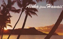 Hawaii Sun Rising Over Famous Diamond Head At Wikiki Beach - Oahu