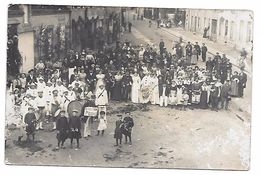 Carte-photo à Localiser ELECTION D'UNE REINE LOCALE - FANFARE -HOMME ORCHESTRE - BOUCHERIE TRION PISTOULE - Carnaval