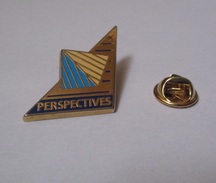 Pin's EDF / Perspectives (zamac Doré Signé EDF Industrie) Hauteur: 2,8 Cm - EDF GDF