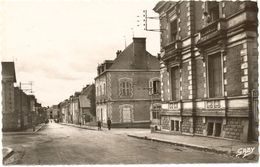 53/CPSM - Ernée - Avenue Carnot - Ernee