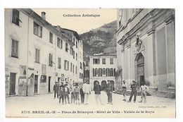 BREIL  (cpa 06)  Place De Briançon, Hôtel De Ville - Vallée De La Roya -   - L 1 - Breil-sur-Roya