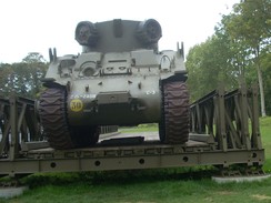 WW2 - Char M32B1 Sherman  TRV (Tank Recovery Vehicle) Sur Pont Bailey - Véhicules