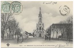 Delcampe - ISSOUDUN - Place De Vouet, N.D. Du Sacré-coeur - Issoudun