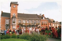 BAVAY - 3eme Fête Romaine 27/09/1992 - La Légion Romaine Devant Le Beffroi - Place Charles De Gaulle - Bavay