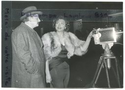 - Photo De Presse - Original - Marthe LERCADIER Avec Jean DEBUCOURT, 1951, Dans Le Film "Identité Judiciaire", TBE, - Personalidades Famosas