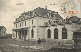 -ref  V827- Suisse - Renens - La Gare Ligne De Chemin De Fer -/- Timbre Abimé / Carte Bon Etat - - Renens