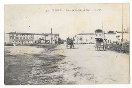 LEZOUX  (cpa 63)  Place Du Marché Au Bois -   - L 1 - Lezoux