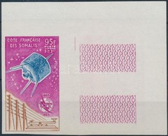 ** 1965 100 éves A Nemzetközi Távközlési Unió Mi 365 ívsarki üres Mezős Vágott Bélyeg / Corner Imperforate Stamp With Bl - Other & Unclassified