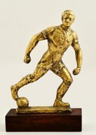 Gyenes Tamás (1920-1963): Futballista. Réz, Jelzett, Fa Talapzaton, M: 28 Cm - Autres & Non Classés