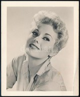 Kim Novak (1933-) Amerikai Színésznő Aláírt Fotólap / Autograph Signed Photo Of American Actress - Autres & Non Classés