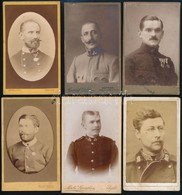 Cca 1870-1920 Közötti Időből Katonai Portrék, 9 Db Vizitkártya Méretű, Vintage Fotó, 10,5x6,5 Cm - Autres & Non Classés