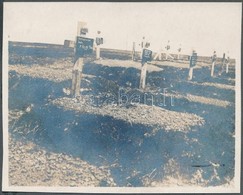 Cca 1915-1917 Német Katonák Sírjai Feltehetőleg A Keleti Fronton, 8x10 Cm - Autres & Non Classés
