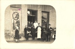 ** * 4 Db RÉGI Fotó Képeslap Magyar üzletekről Beazonosítatlan Városokban / 4 Pre-1945 Photo Postcards Of Hungarian Shop - Unclassified