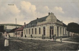 T2/T3 Resica, Resita; Első Takarékpénztár, Utcakép / Street View With The First Savings Bank  (EK) - Non Classés