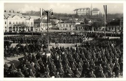 ** T1/T2 1938 Léva, Levice; Bevonulás A Főtéren / Entry Of The Hungarian Troops - Non Classés