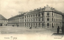 T2 Pozsony, Pressburg, Bratislava; Honvéd Laktanya. Bediene Dich Allein / Military Barracks - Non Classés