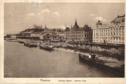 T2 Pozsony, Pressburg, Bratislava; Fadrusz Kőpart Uszályokkal / Quai / Quay, Barges - Non Classés