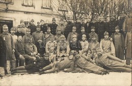 ** T2/T3 Első Világháborús Magyar Katonák Csoportképe Télen / WWI K.u.k. Hungarian Soldiers' Group Photo In Winter. A. M - Non Classés