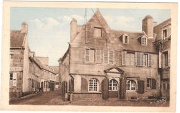 Delcampe - CPA Lesneven Rue Notre Dame Et Vieille Maison Place Le Flô  29 Finistère - Lesneven