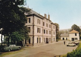 La Motte D'Aveillans. L'Hospitalière. Automobiles Renault Frégate, 4L Etc. Photo Oliver, La Mure. - Motte-d'Aveillans