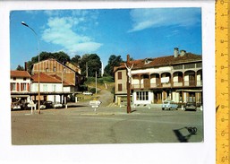 43921 - Castelnau Magnoac Place Du Foirail Au Fond Stele De La Resistance - Castelnau Magnoac