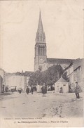 LA CHÂTAIGNERAIE - Place De L'Eglise - Animé - TBE - La Chataigneraie