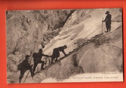 EVG-03 Alpinistes à Chamonix Les Grands Mulets, Traversée D'une Crevasse. Animé. Non Circulé. - Alpinismus, Bergsteigen