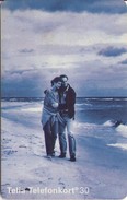 SUECIA. SE-TEL-030-0009. Couple On The Beach. 1994-03. (463) - Schweden