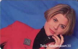 SUECIA. SE-TEL-030-0057. Girl On The Telephone. 1995-03. (477) - Schweden