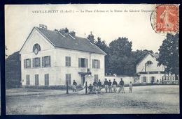 Cpa Du 91 Vert Le Petit La Place D' Armes Et L' Avenue Du Général Duquesne     SEP17-54 - Vert-le-Petit