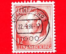 LUSSEMBURGO - Usato - 1975 - Profilo Del Gran Duca Jean (volta A Sinistra) In Uno Sfondo Ombreggiato - 12 - 1965-91 Jean