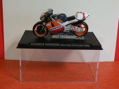 MOTO 1/24 > Honda NSR 500 Michael Doohan 1998 (sous Vitrine) - Moto