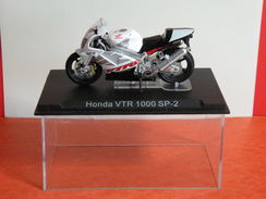 MOTO 1/24 > Honda VTR 1000 SP 2 (sous Vitrine) - Moto