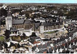 45 - GIEN : Le Chateau - Vue Aérienne - Jolie CPSM GF Postée 1966 - Nord - Gien