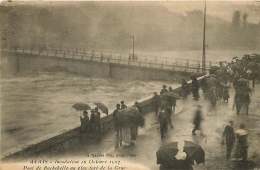 30   ALAIS   INONDATIONS 16 OCTOBRE 1907  PONT DE ROCHEBELLE AU PLUS FORT DE LA CRUE - Alès