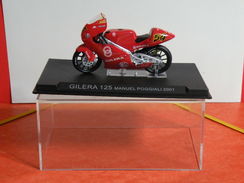 MOTO 1/24 > Giléra 125 Manuel Poggiali 2001(sous Vitrine) - Motorcycles