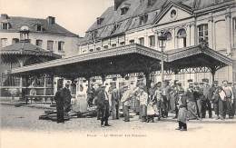 Douai       59       Le Marché Aux Poissons     (voir Scan) - Douai