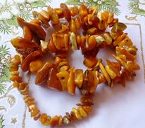 Vintage Jewelry Medicine Charm Big Beads Necklace With Antique Baltic Amber Yolk Yellow Butterscotch - 114g - Halsketten