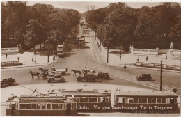 ALLEMAGNE - Berlin - Vor Dem Brandenhurger Tor M. Tiergarten - Tiergarten