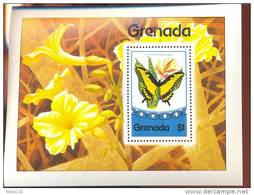 GRENADA   667 MINT NEVER HINGED SOUVENIR SHEET OF BUTTERFLIES - Schmetterlinge